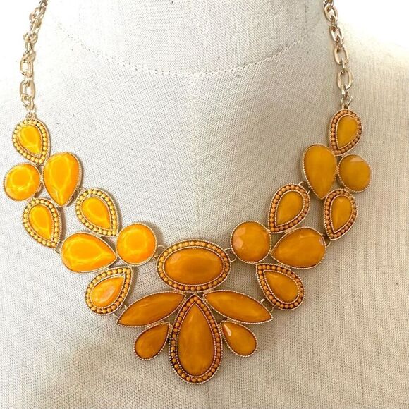 Yellow and gold tone statement necklace - Picture 1 of 8